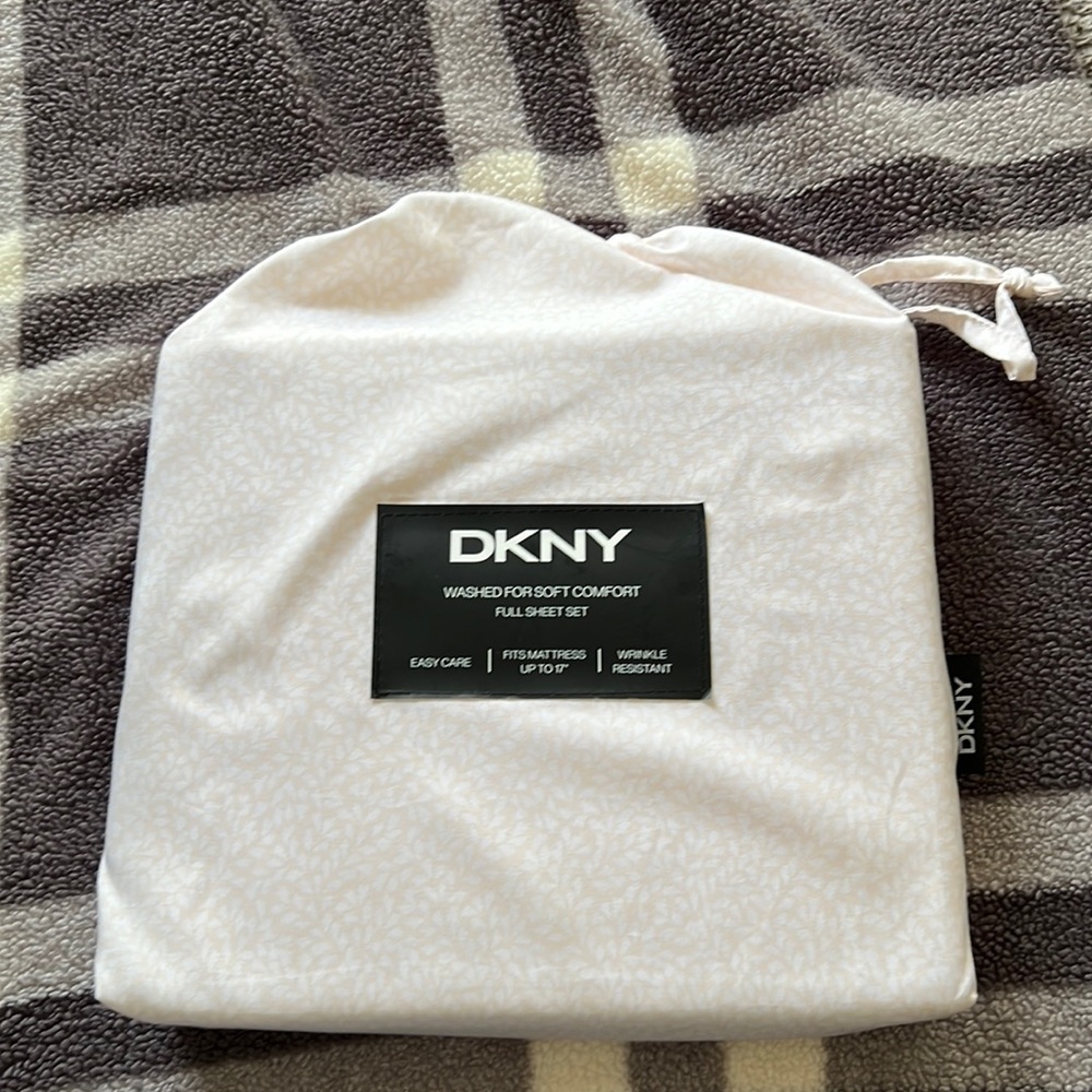DKNY Full Size Sheet Set